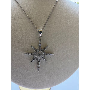 Women's Unbranded Silver Star Pendant Necklace 21in